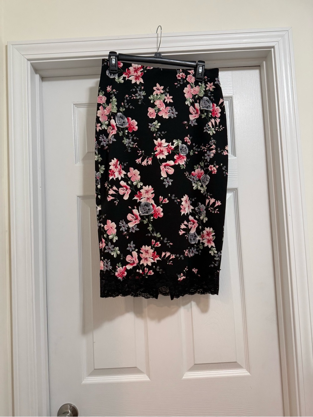 Express Black Floral Pencil Skirt with Lace Trim